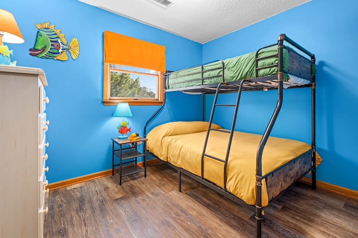 Bunk Room with twin over full bunk