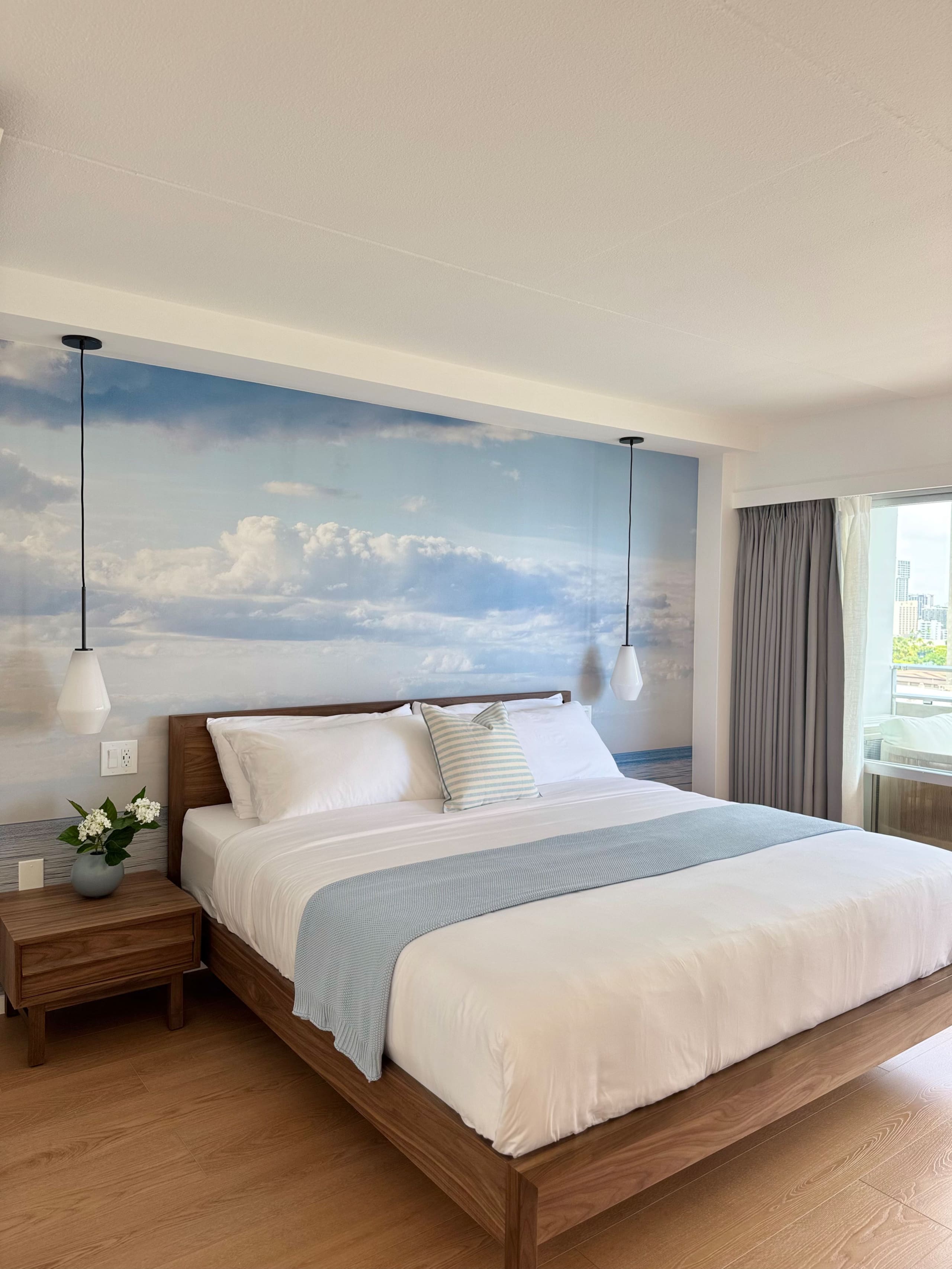 Condo in Honolulu · ★4.93 · 1 bedroom · 2 beds · 1 private bath - Image 1