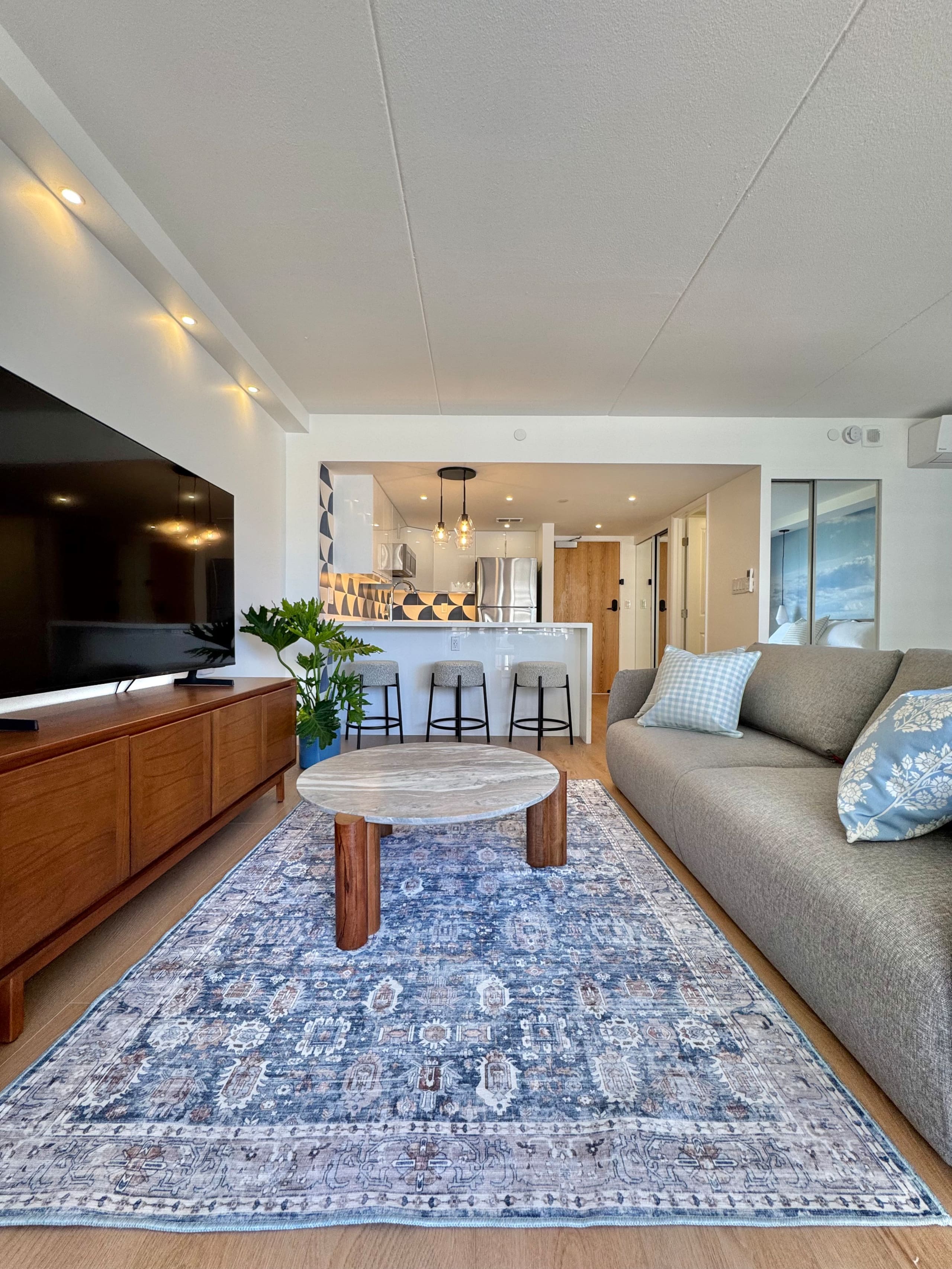 Condo in Honolulu · ★4.93 · 1 bedroom · 2 beds · 1 private bath - Image 18