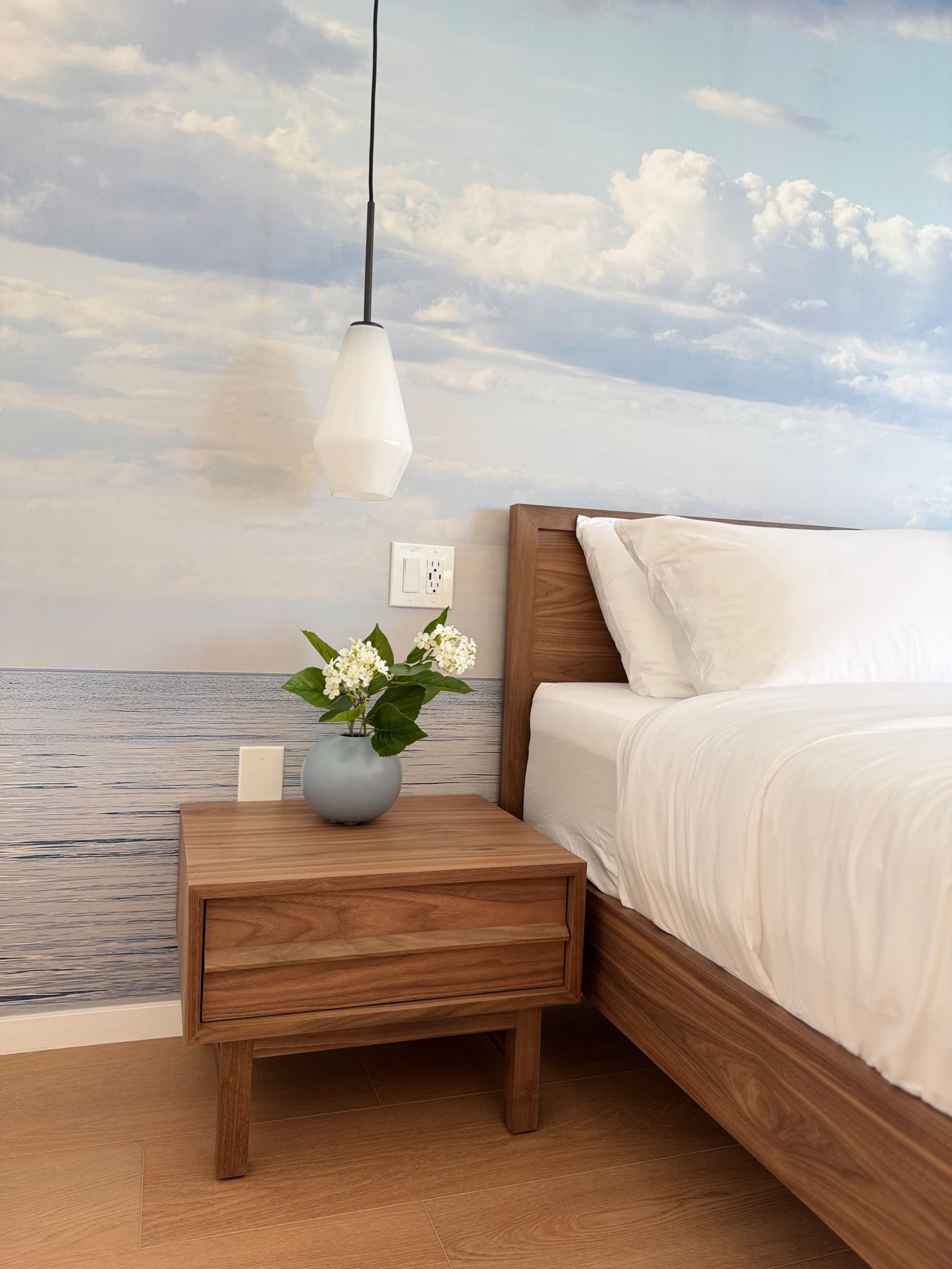 Condo in Honolulu · ★4.93 · 1 bedroom · 2 beds · 1 private bath - Image 21