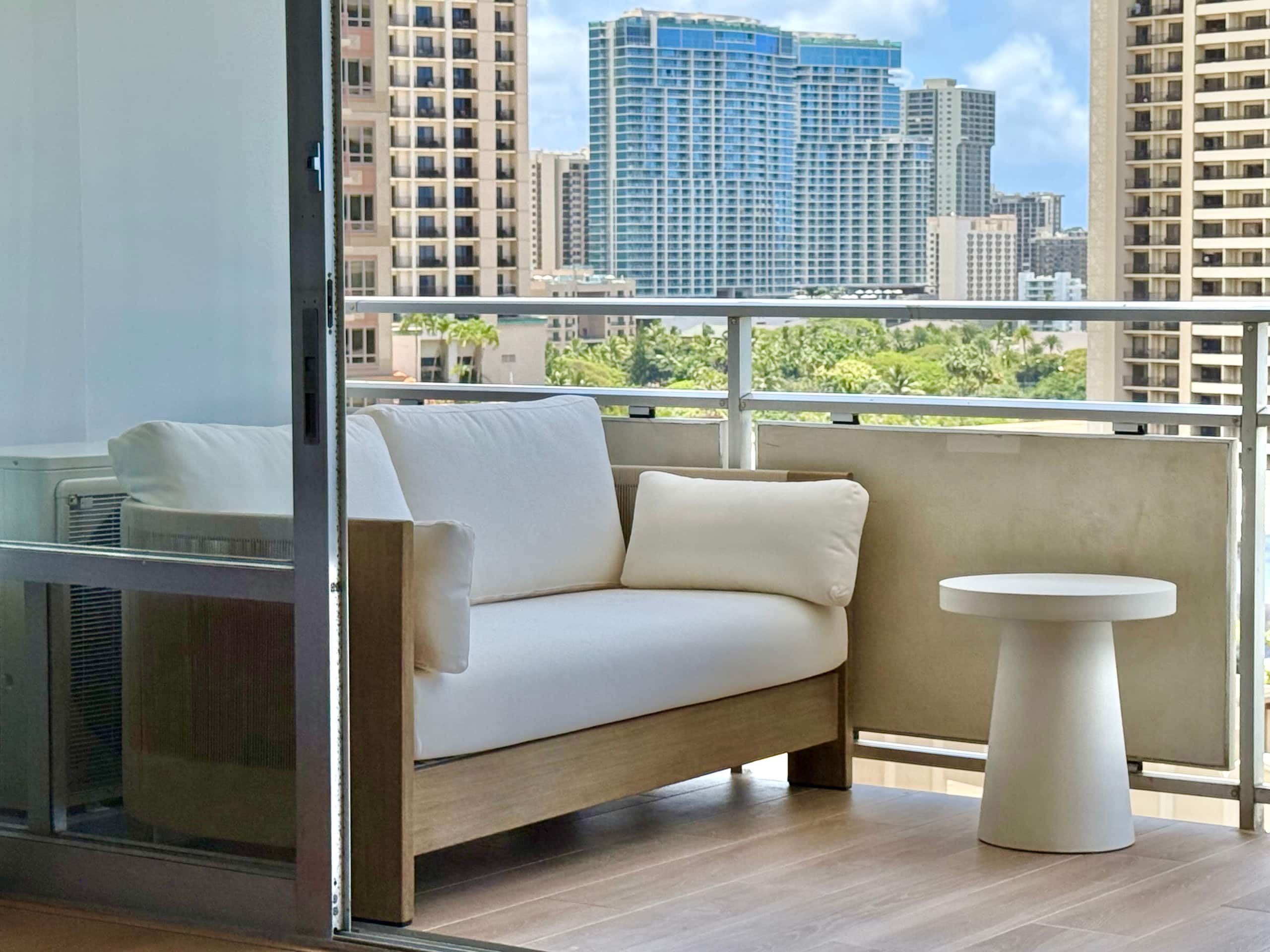Condo in Honolulu · ★4.93 · 1 bedroom · 2 beds · 1 private bath - Image 7