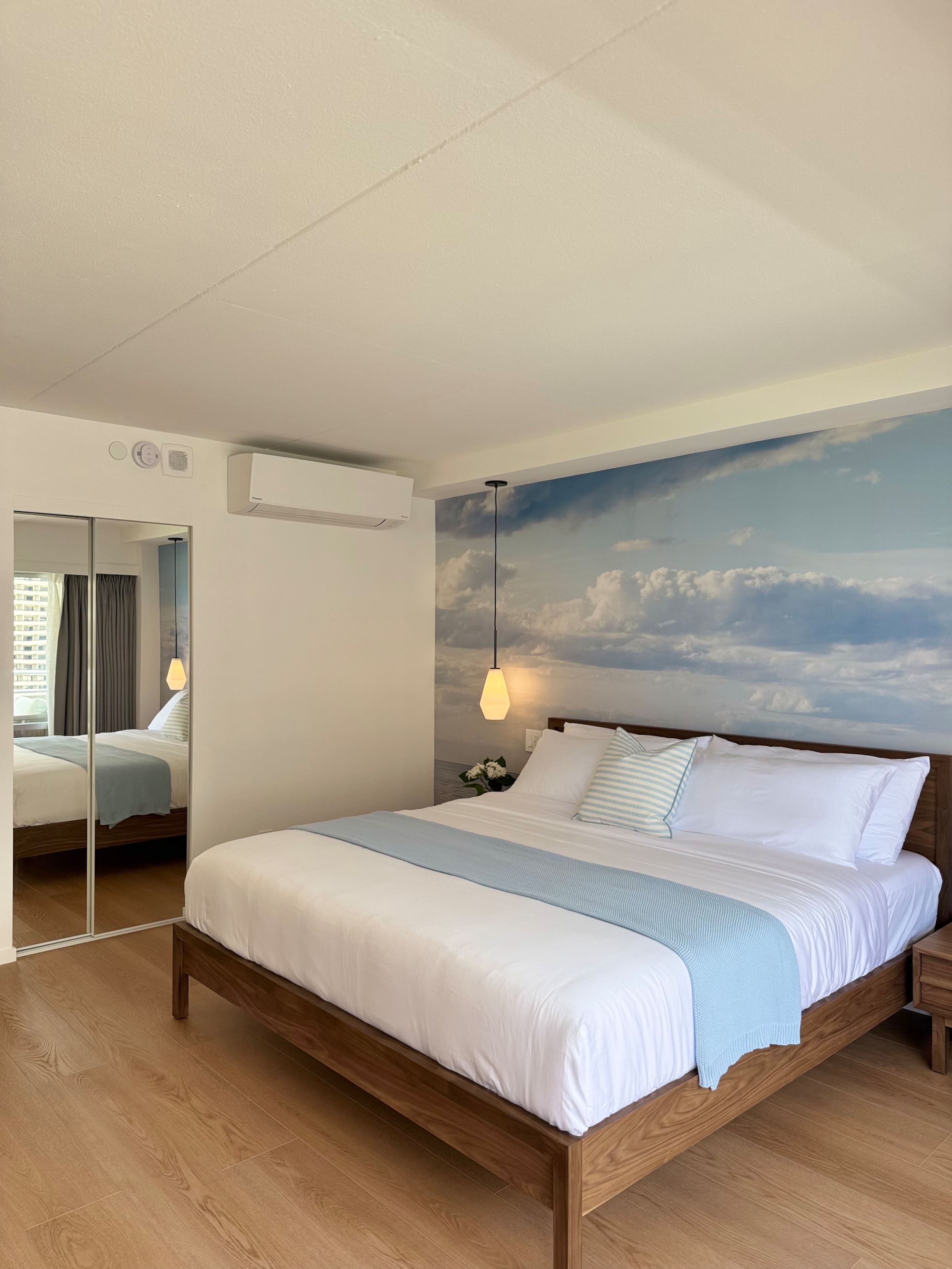 Condo in Honolulu · ★4.93 · 1 bedroom · 2 beds · 1 private bath - Image 24