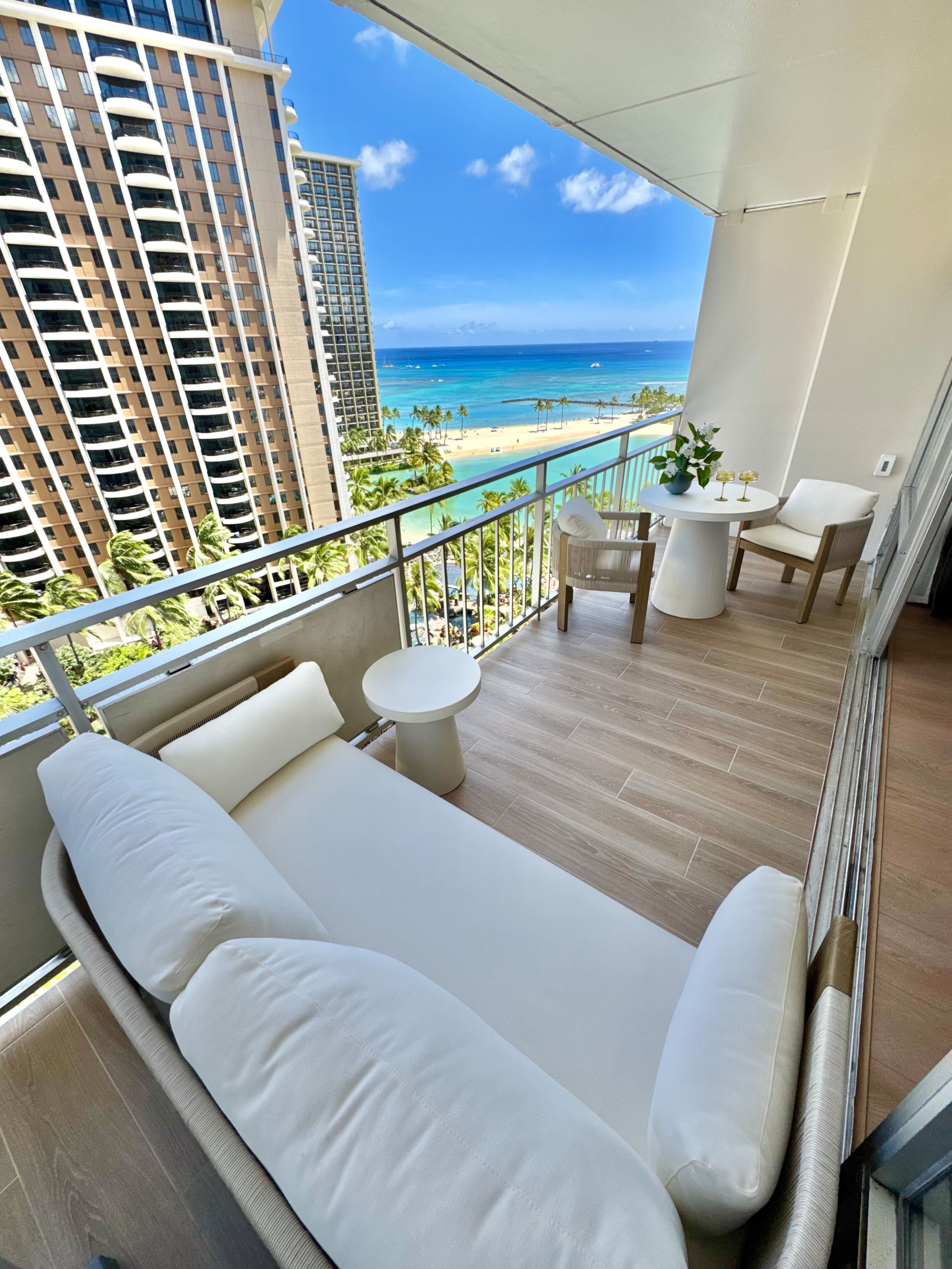 Condo in Honolulu · ★4.93 · 1 bedroom · 2 beds · 1 private bath - Image 8