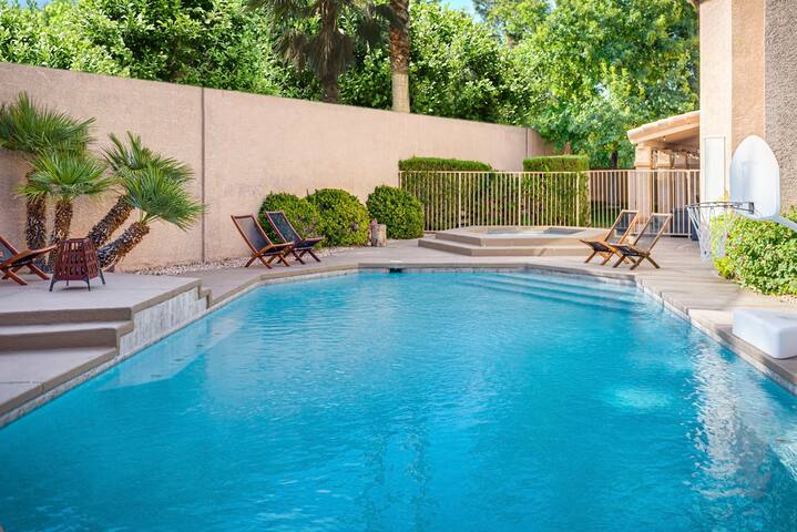 LUX 7BR/3BA Villa • Pool+Jacuzzi+ClubRoom+Garage+ gallery image 5