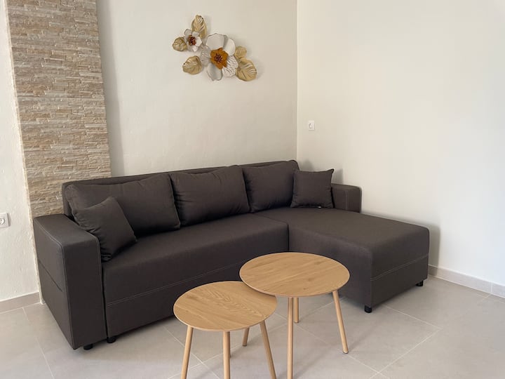 Un divan qui s'ouvre et devient un lit!