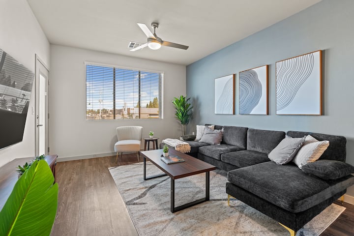 Tempe Oasis | King Beds, Pool, Gym, Dt Tempe & Asu - Tempe, AZ