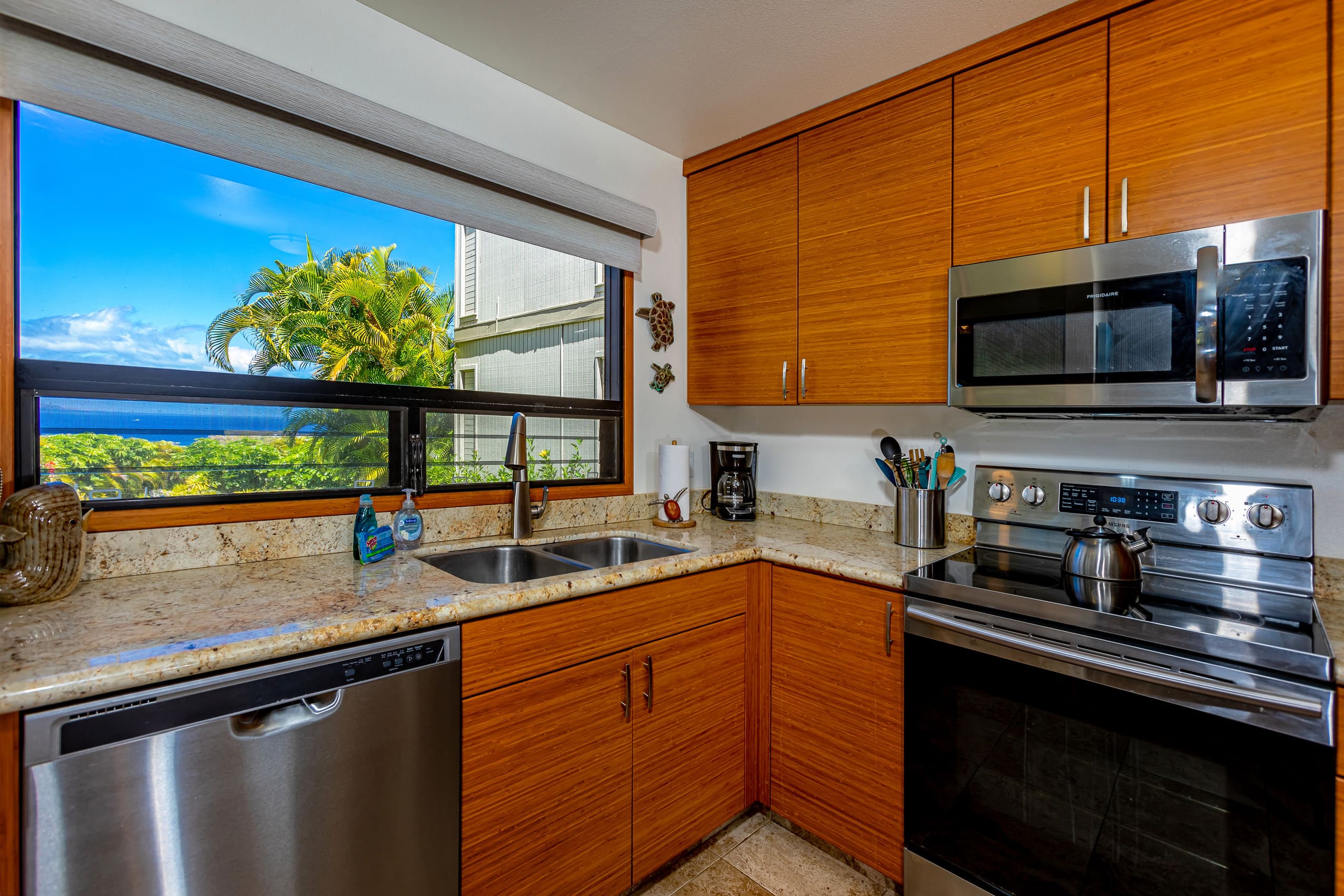 Wailea Deluxe 4 Bedrooms with Spectacular Views! - Image 9