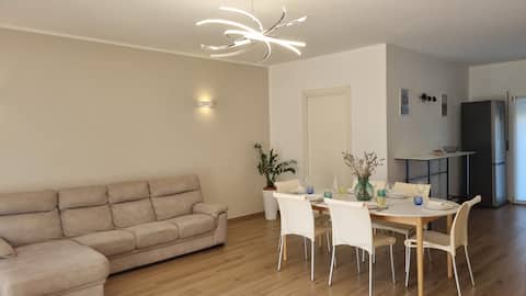 Top performing Airbnb: Lea Apartments in Peschiera Del Garda