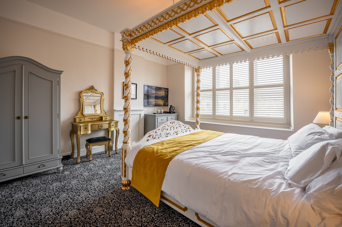 Ოქროს საძინებელი; სუპერ დიდი საწოლი და აპარტამენტი