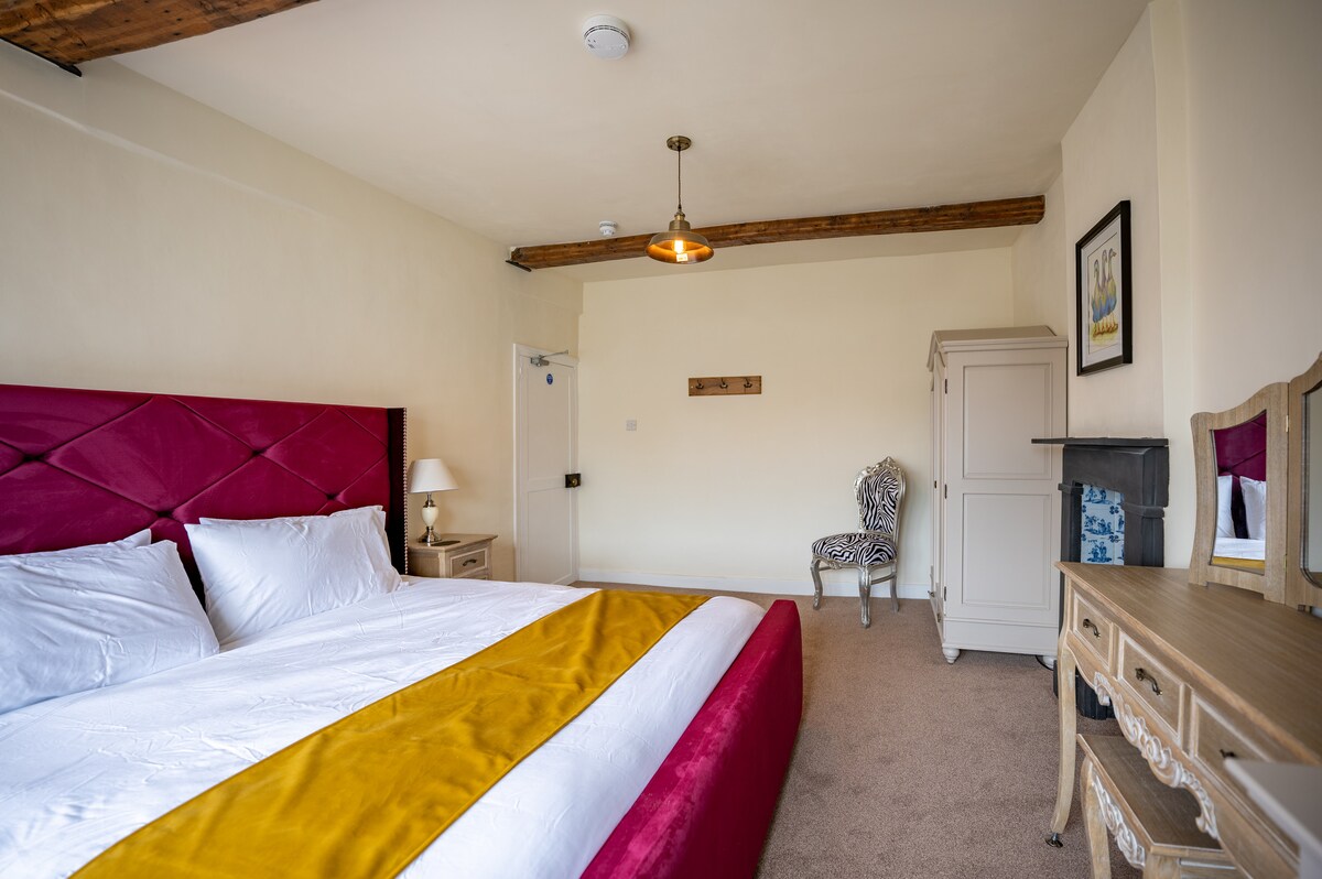 Ფლორინის საძინებელი;  სუპერ დიდი საწოლი.