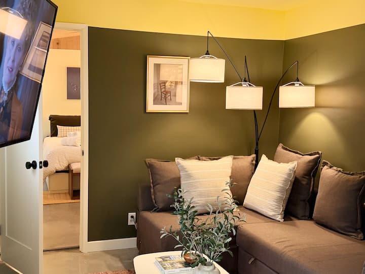 Cozy Guesthouse Near Venice Beach & Marina Del Rey - Marina del Rey, CA