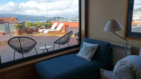 Anuncio de Airbnb popular: Central Penthouse Vigo: Terrace, Sea Views, Garage en Vigo