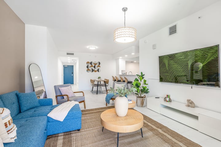 2br In Hollywood|free Parking|pool|balcony - 好萊塢