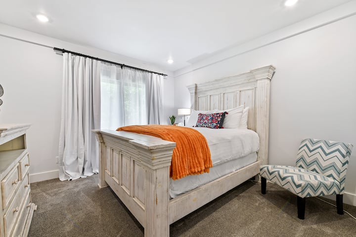  Luxury organic mattress = sweet dreams ahead.
