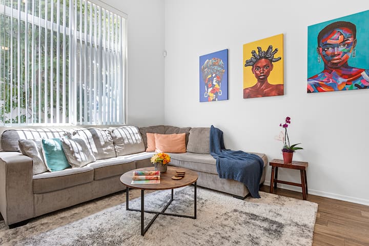Relaxing Tustin Retreat – Spacious Private Room - Santa Ana, CA