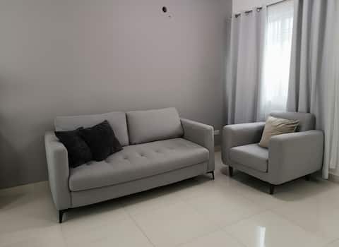 Popular Airbnb listing: Minimalist and Bright | Close to Everything in La Victoria