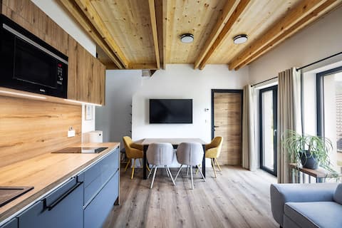 Family & Friends 2 Bedroom Loft with Mountain View
