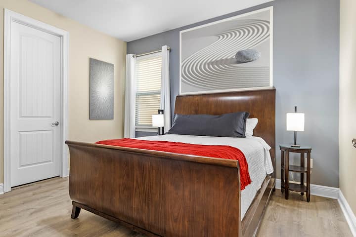 Dhomë me stil Zen, Madhësia e Mbretëreshës, kati i parë