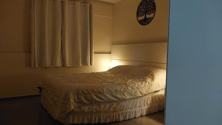 هذه غرفة النوم الرئيسية...