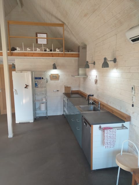 Successful Airbnb property: Accommodation by forest lake in Lerum