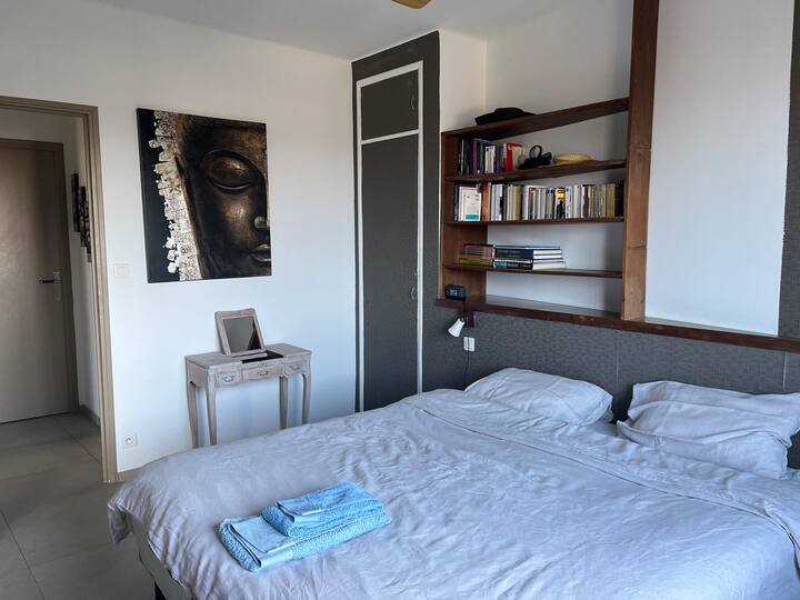 Slaapkamer 1 - Uitzicht op zee boven - Bed 180 x 200