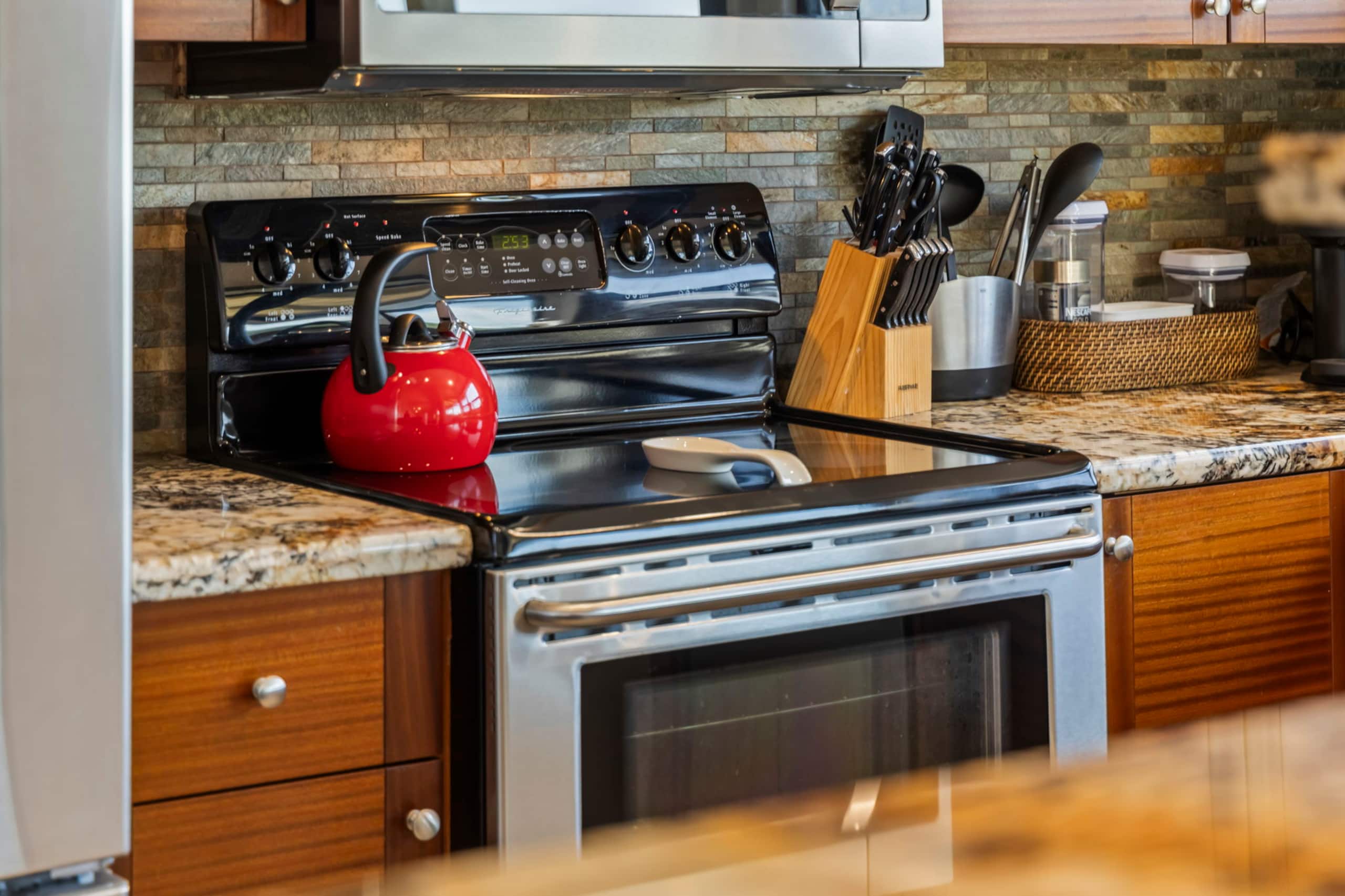 Condo in Wailea · ★4.95 · 1 bedroom · 3 beds · 2 baths - Photo 6