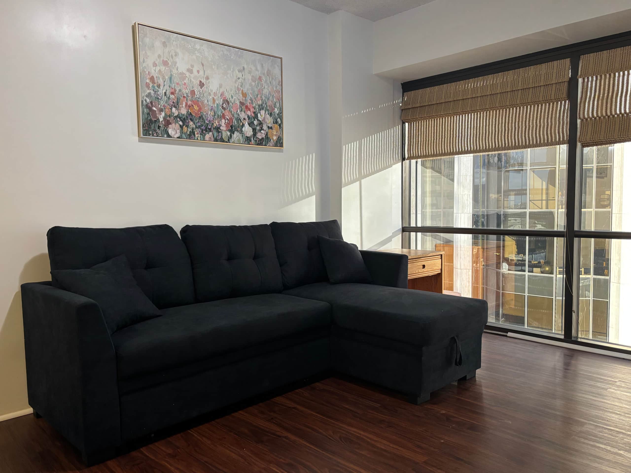 Condo in Honolulu · ★4.52 · 3 bedrooms · 5 beds · 1 private bath - Image 9