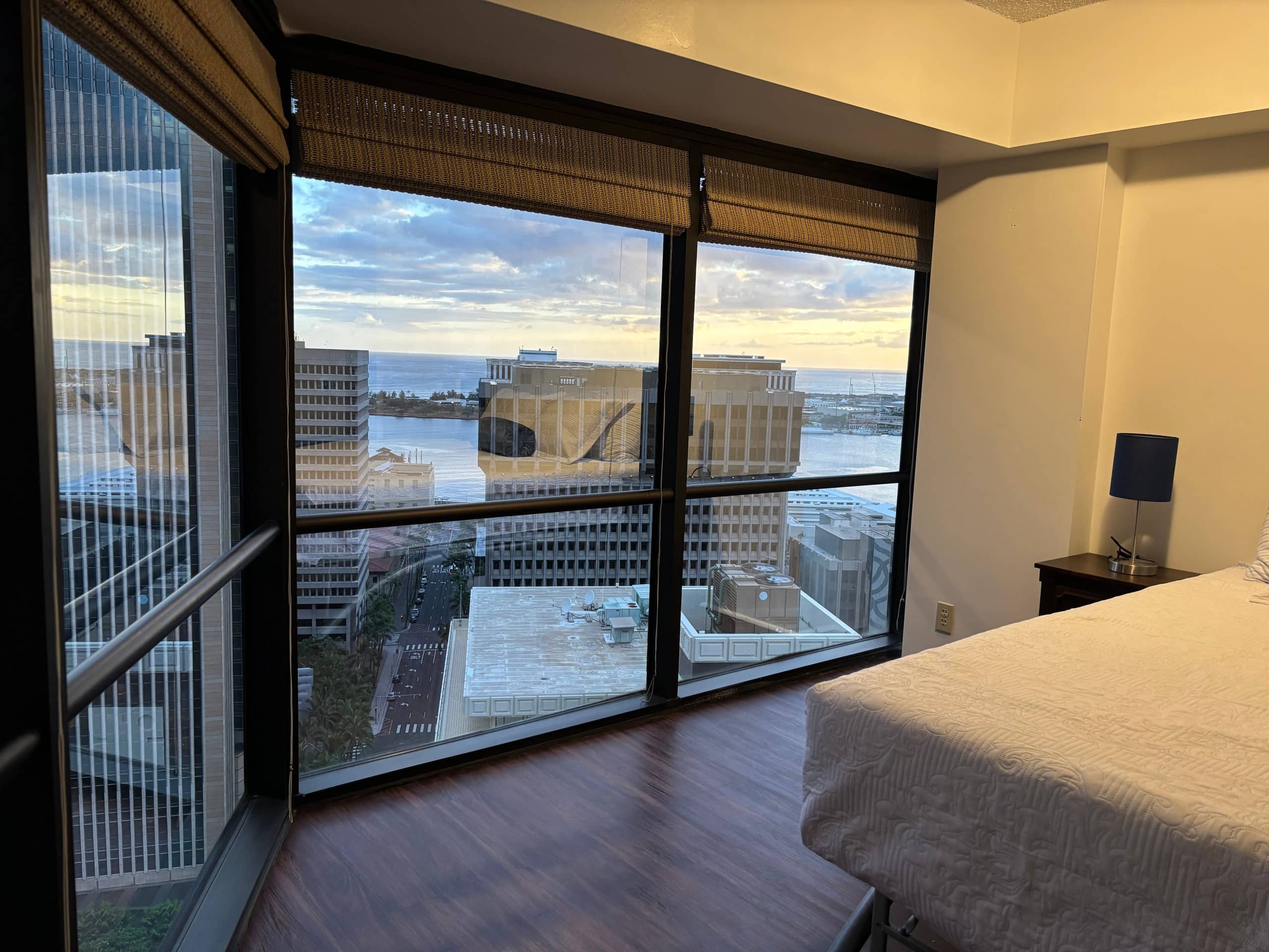 Condo in Honolulu · ★4.52 · 3 bedrooms · 5 beds · 1 private bath - Image 5
