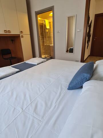 Bologna VIBES – 6 ensuite rooms – Self chech-In gallery image 5