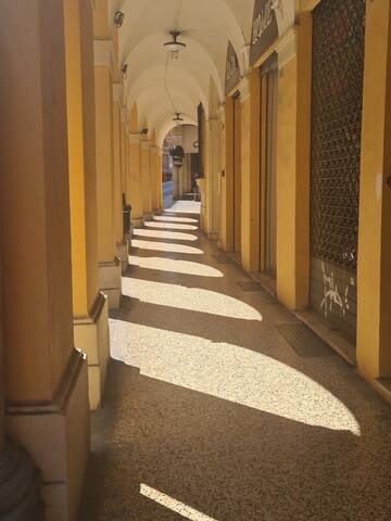 Bologna VIBES – 6 ensuite rooms – Self chech-In gallery image 2