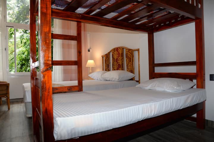 Schlafzimmer 2