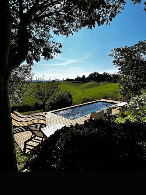 Basque house with pool, superb view