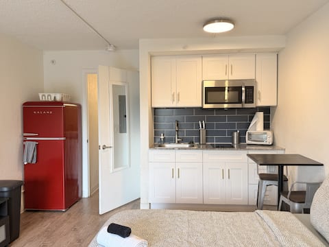 Successful Airbnb property: [27] ATX Studio: 2 Twin Beds, Pool, Gym & Dog Park in St. Johns