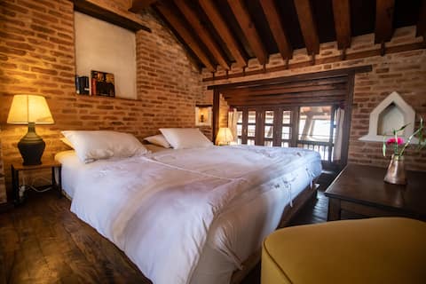 Roof terrace studio - beautiful Newari House Patan