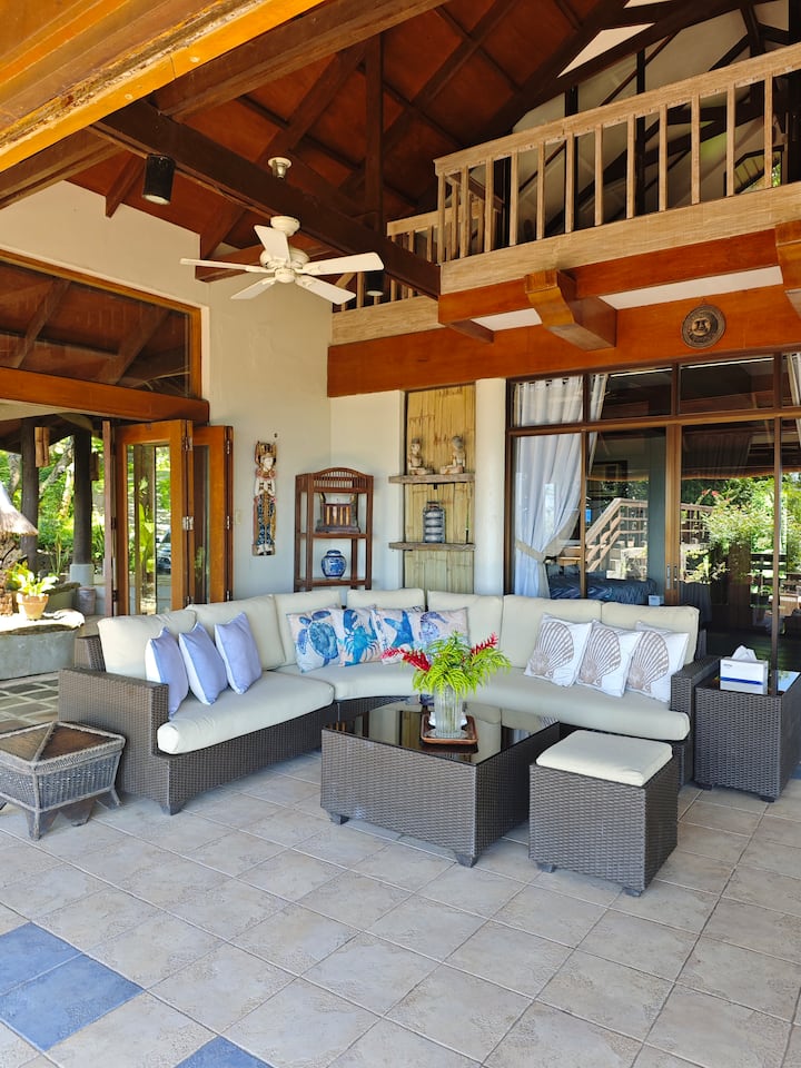 Private Beachfront Home With Ocean Views - Tingloy
