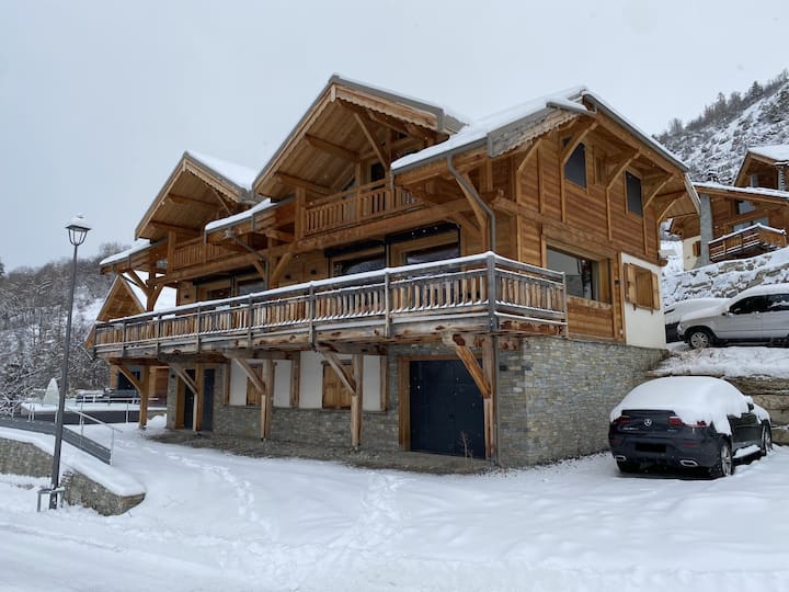 Chalet Panoramique | Vue, Jacuzzi, Sauna, Cheminée - Serre Chevalier
