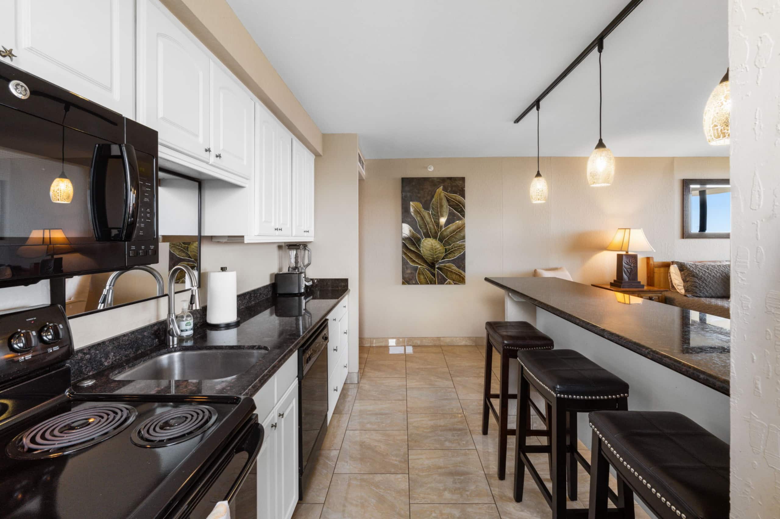 Condo in Lahaina · ★5.0 · Studio · 1 bed · 1 bath - Image 21