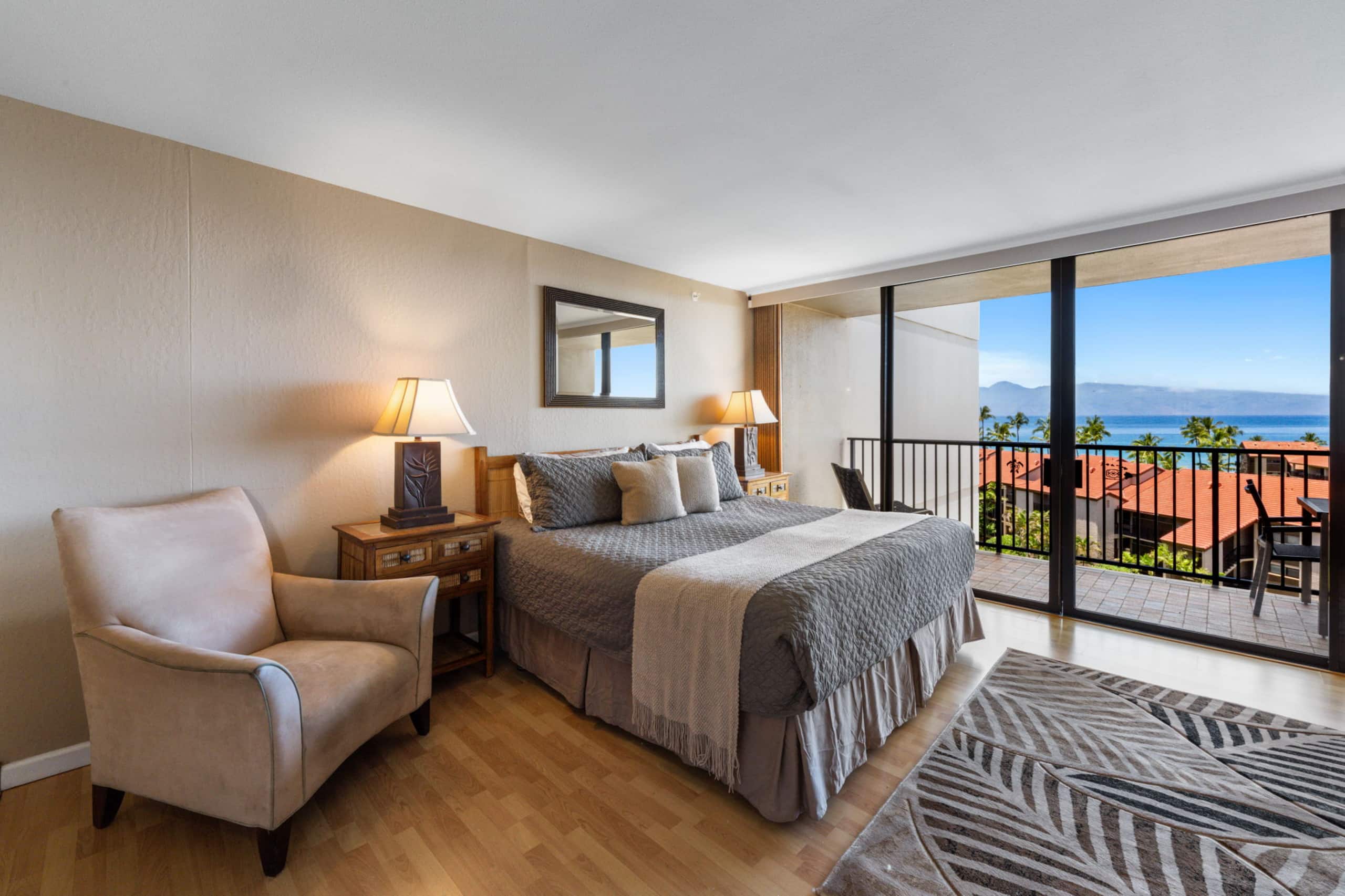 Condo in Lahaina · ★5.0 · Studio · 1 bed · 1 bath - Image 3