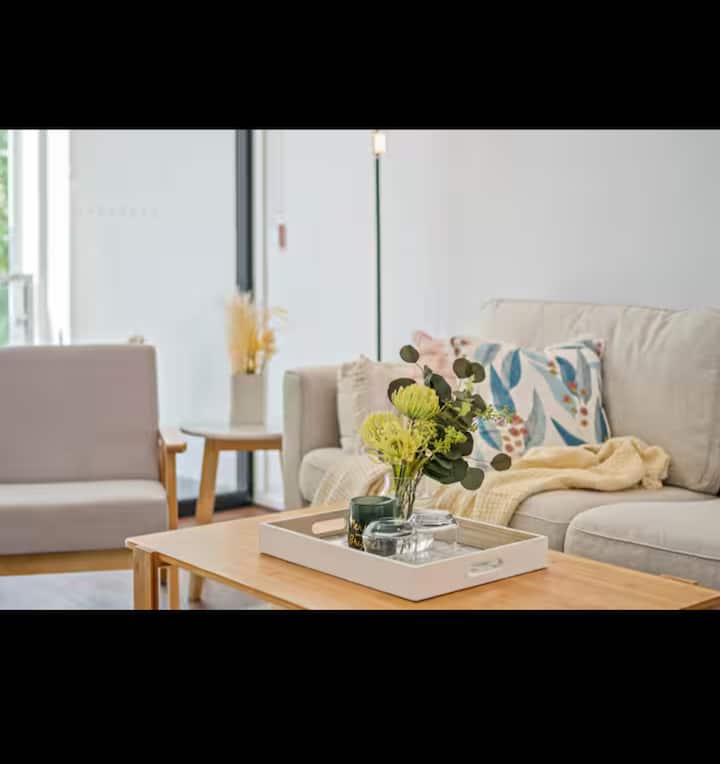 Modern, Chic Townhouse In Walkerville - Walkerville