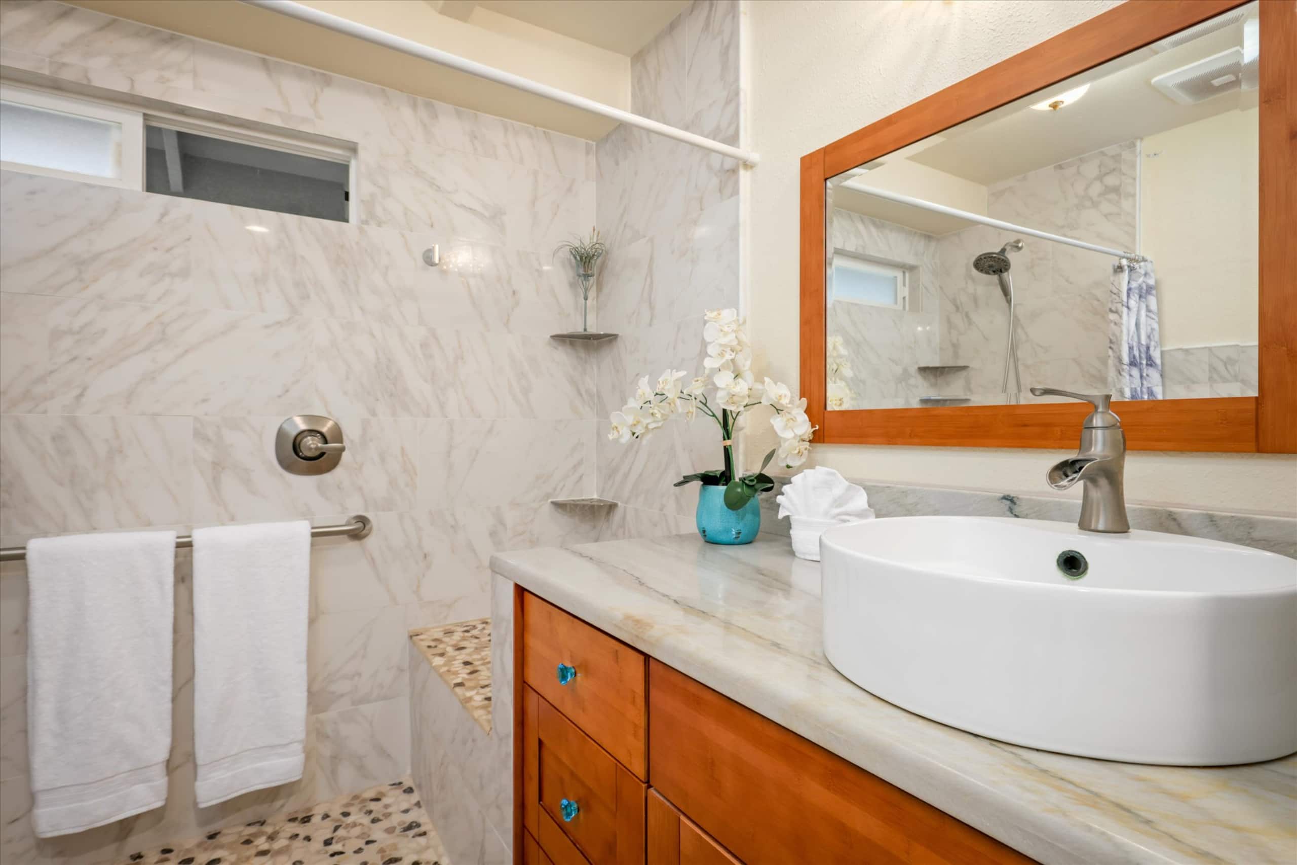 Home in Kailua-Kona · ★5.0 · 3 bedrooms · 4 beds · 2 private baths - Image 33