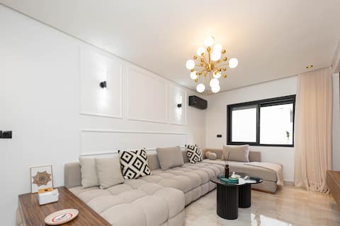 Top performing Airbnb: Full apartment with a unique, cozy design in Asoukhour Assawda