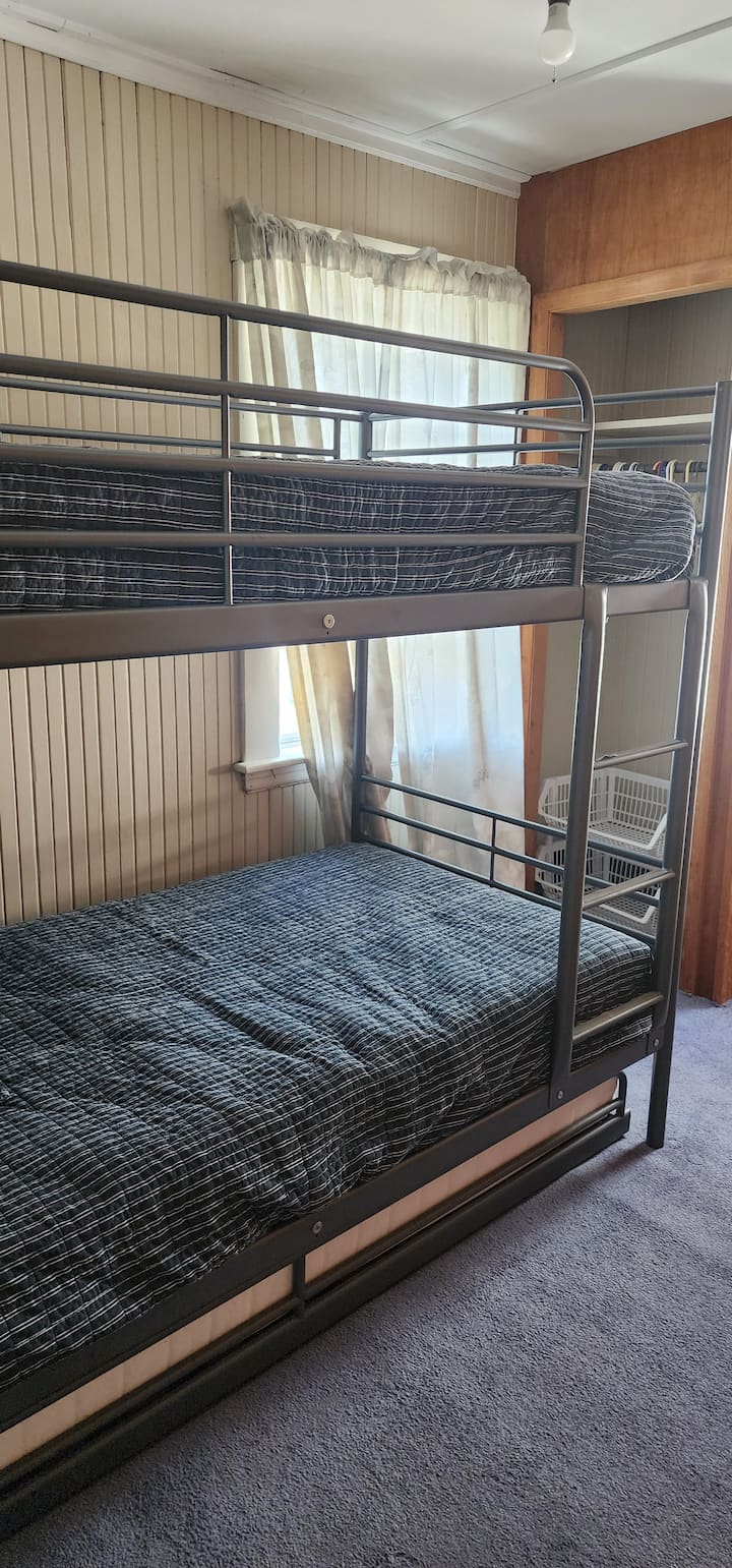 საძინებელი 3