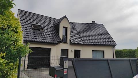 House with garden parking 4 km beach