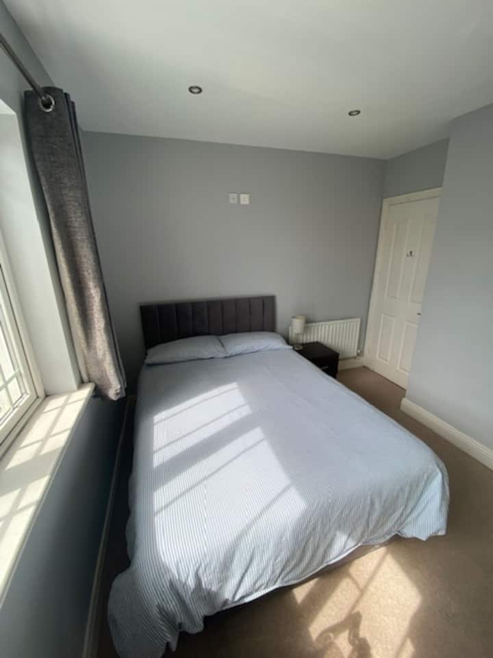 Cherrywood, Private Room With Ensuite Bathroom - Dublin