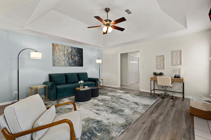 Pool | Smart Tv's | Grill | 1gb Wifi | King Bed - Montgomery, AL