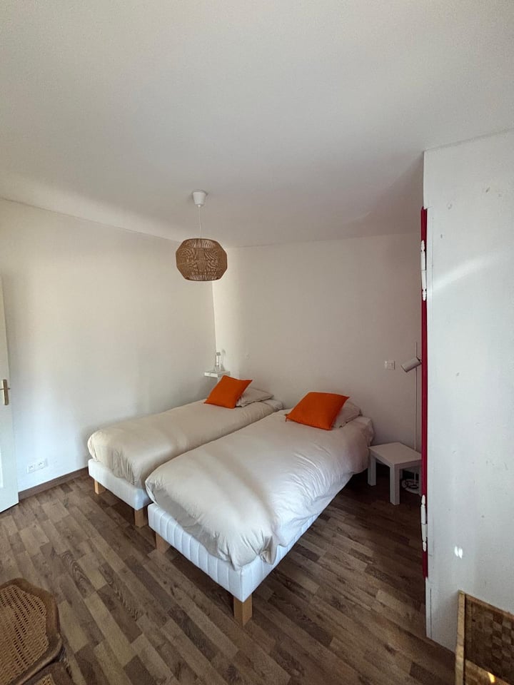 Esta habitación se encuentra en el pabellón exterior (mazet)