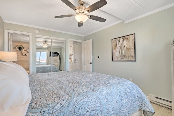 Bedroom | King Bed | Smart TV