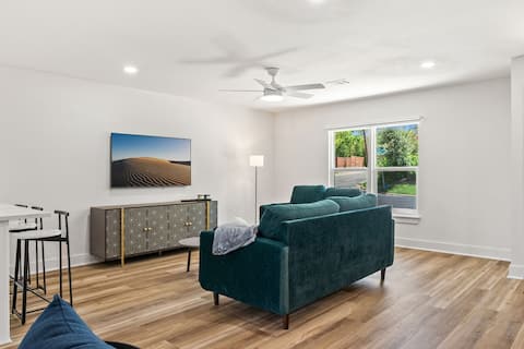 Top performing Airbnb: Brand New! Elegant House 3BR/2BA ~Mueller, DT, UT in Windsor Park