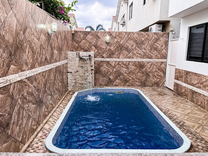 House with private pool, BBQ grill in Guayaquil