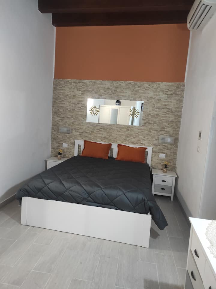 Двойна спалня с достъп до самостоятелния двор